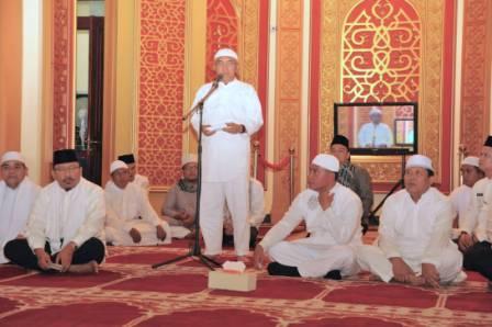 Hadiri Tabligh Akbar di Masjid Agung Islamic Center, Gubri Janji Tetap Perhatikan Rohul
